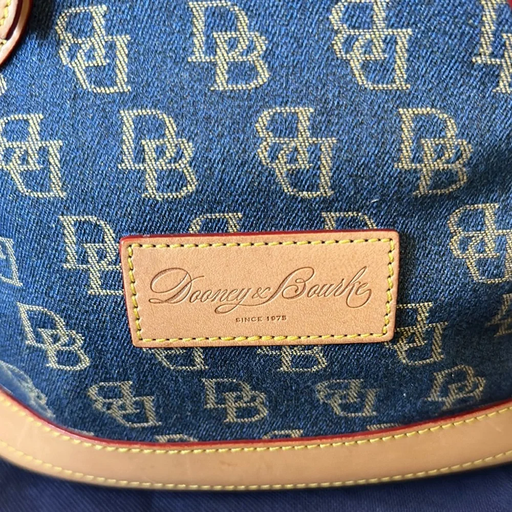 Dooney & Bourke reposhing this